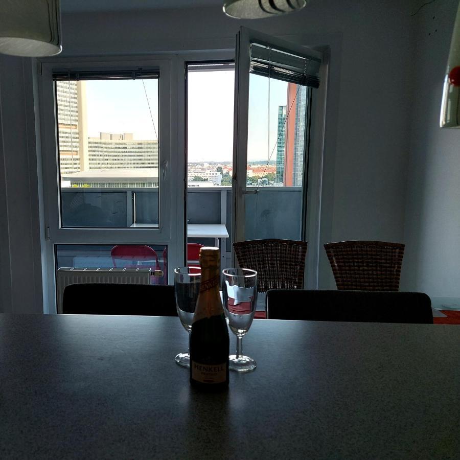 Tower Apartment With Private Terrace Next To Uno 비엔나 외부 사진